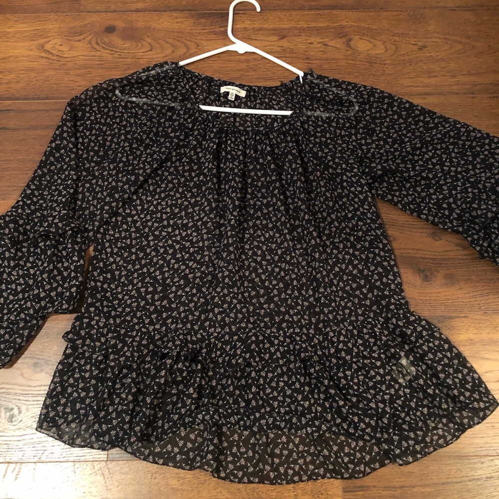 Max studio ruffle bell sleeve floral top Xs